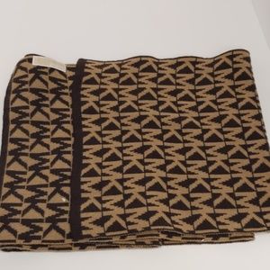 Michael Kors Winter brown scarf